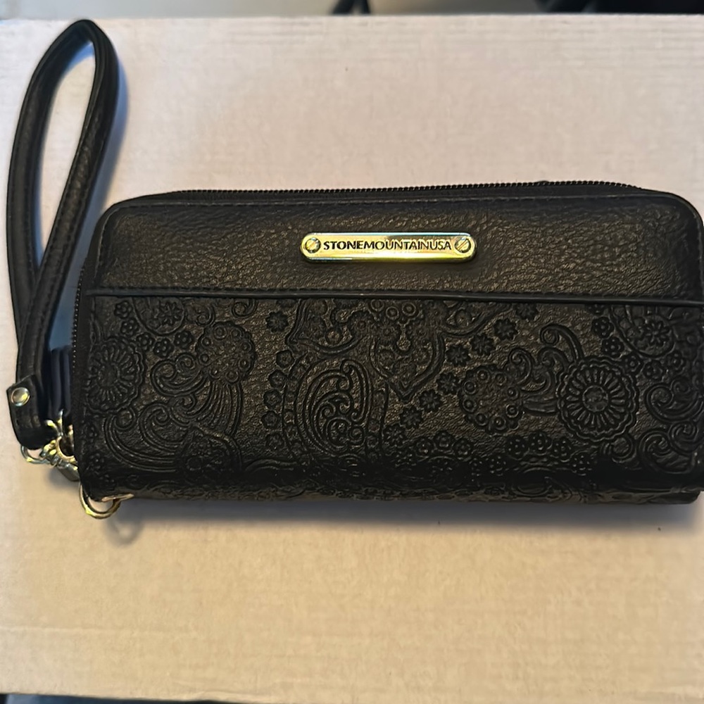 DOUBLE ZIP WRISTLET WALLET